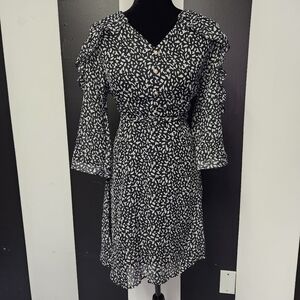 NWT Ruffly flowy abstract polka dot dress